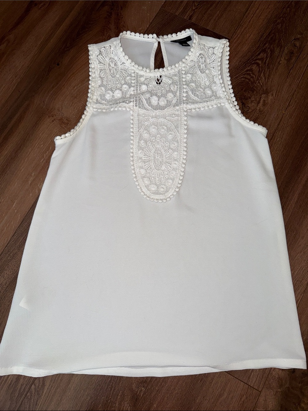 Halogen by Nordstrom White Embroidered Sleeveless Camisole